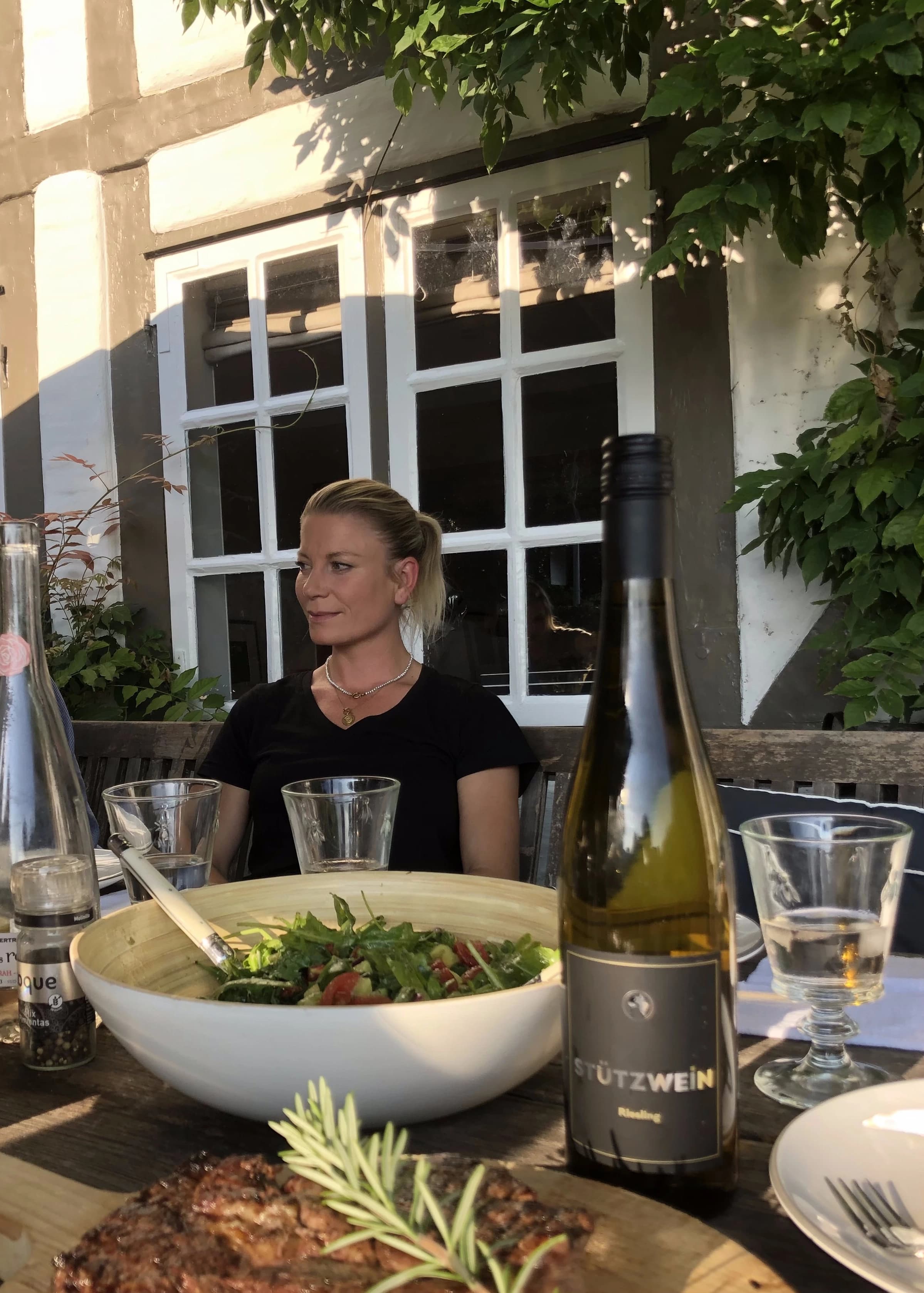 Salat auf der Terrasse