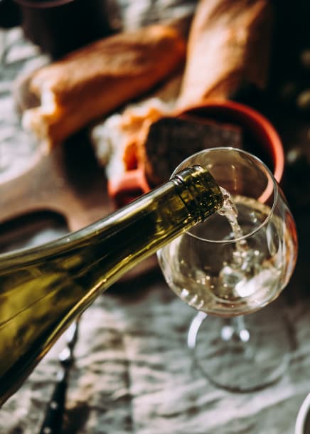 Stützwein einschenken